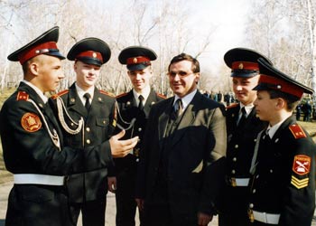 С учащимися Омского кадетского корпуса